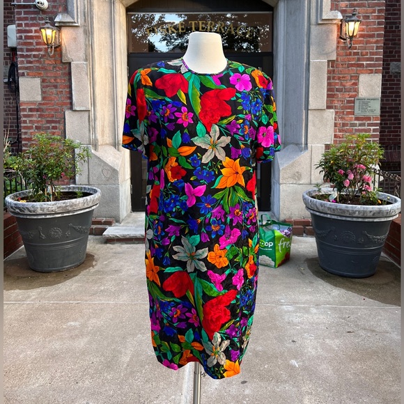 Spenser Jeremy Colorful Floral Midi Dress - Picture 2 of 12